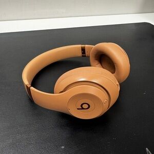 Beats Studio Pro x Kim K
